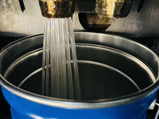 قوة الصب الراتنج الايبوكسي للقوة على الشد 60-80N / mm2 مدة الصلاحية كريستال سائل