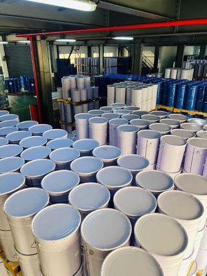 الموصلات الحرارية 0.8-0.9W / mK اللزوجة 200-500 قوة الصدمة 8-16kJ / m2 الراتنج الإيبوكسي العازل الكهربائي