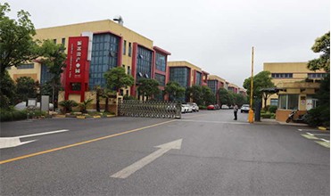 مقاومة الانقسام الراتنج الايبوكسي صافي الصلب السائل للمحول النوع الجاف 4